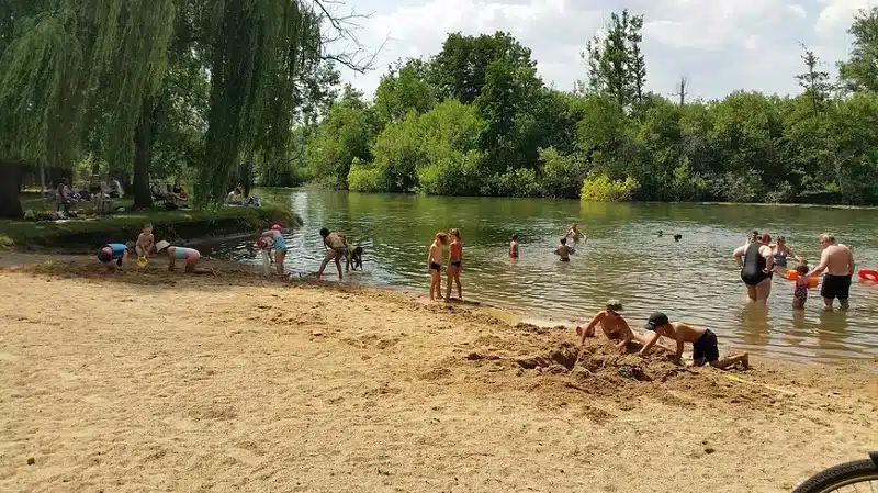 Comment faire participer son enfant à une colonie de vacances