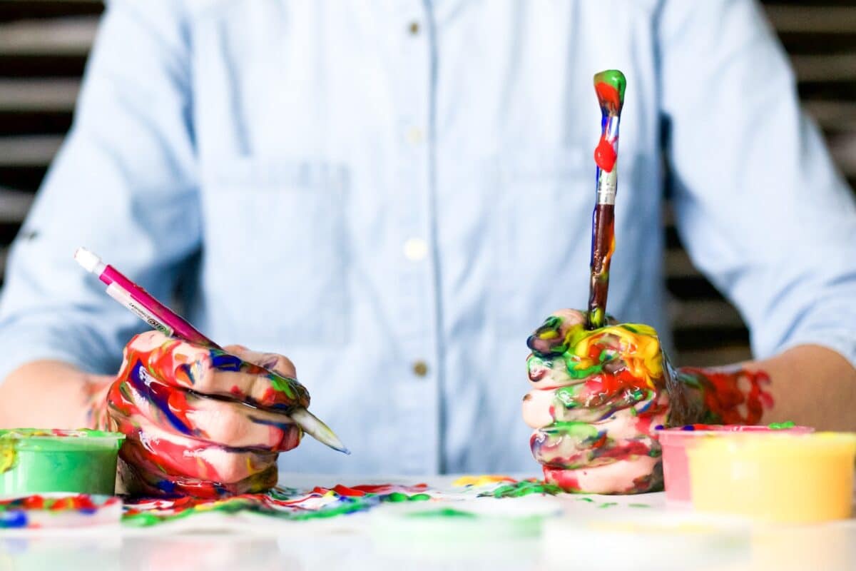 un jeune en école d'art